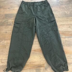 GAP Women’s Dark Olive Cargo Jogger Pants